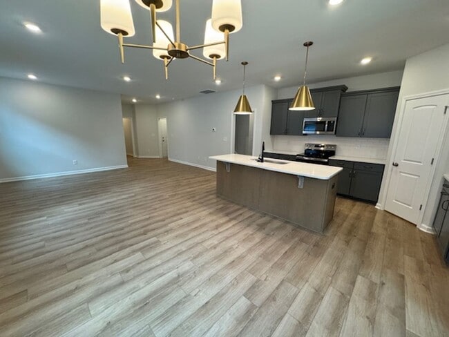Building Photo - Renaissance at White Oak