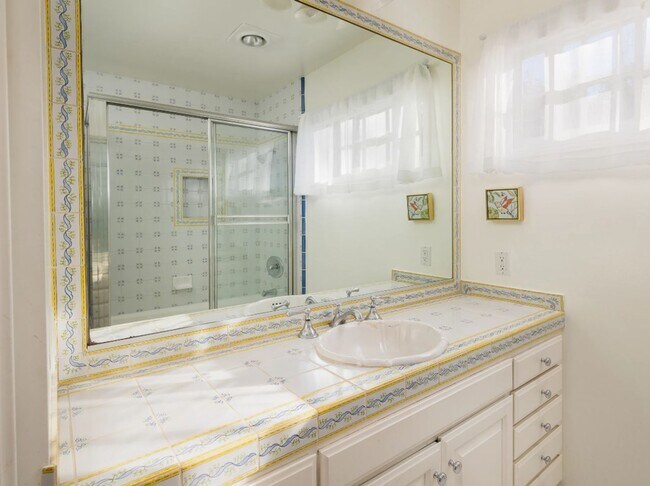 Building Photo - 4 Bed in Palos Verdes Estate • Valmonte Neighborhood