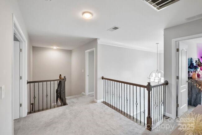 Building Photo - 188 Sweet Briar Dr