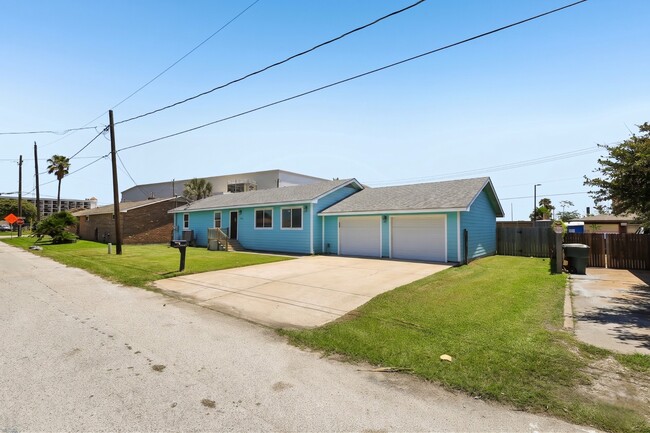 Building Photo - 5709 Maco St