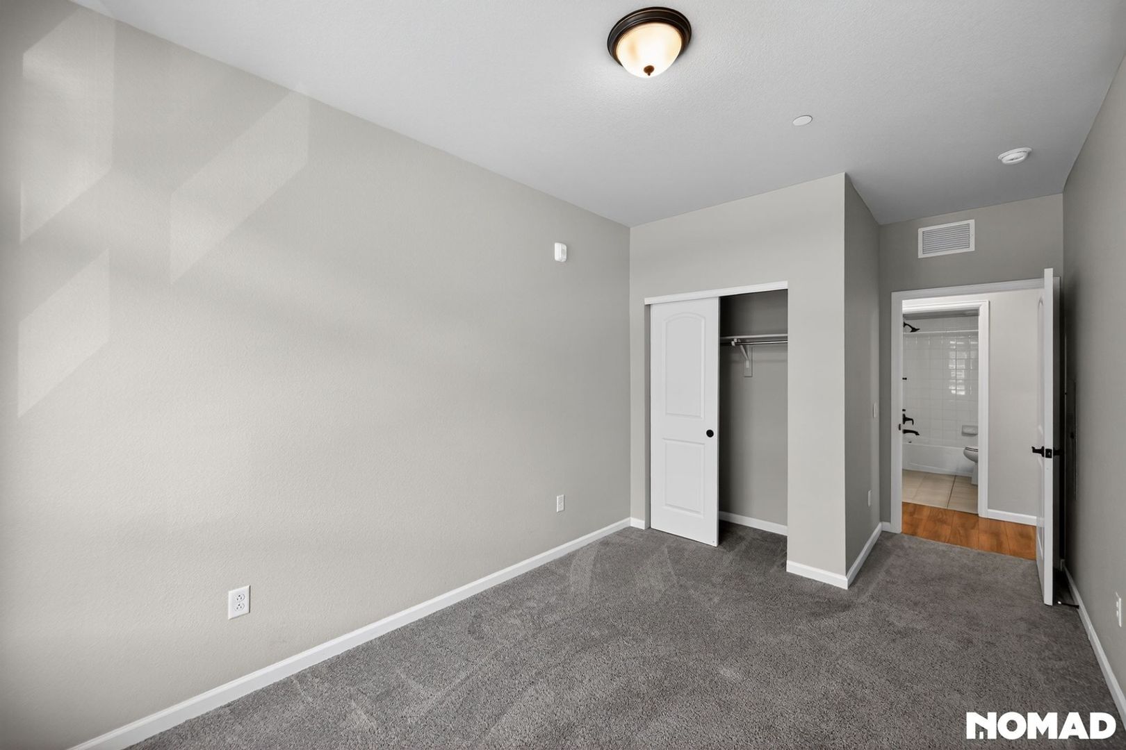 Building Photo - 6153 N Ceylon St