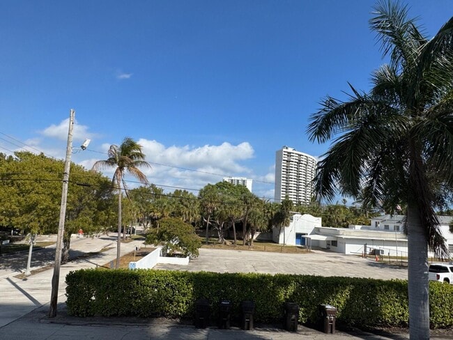 Building Photo - 4800 N Flagler Dr