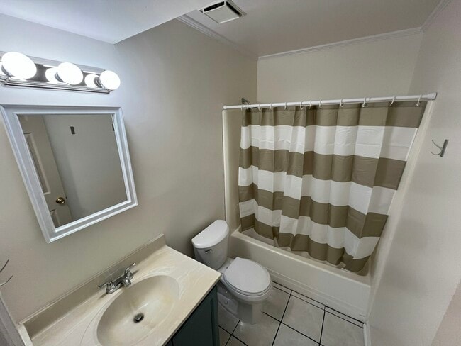 Building Photo - 1408 Callandish Ct