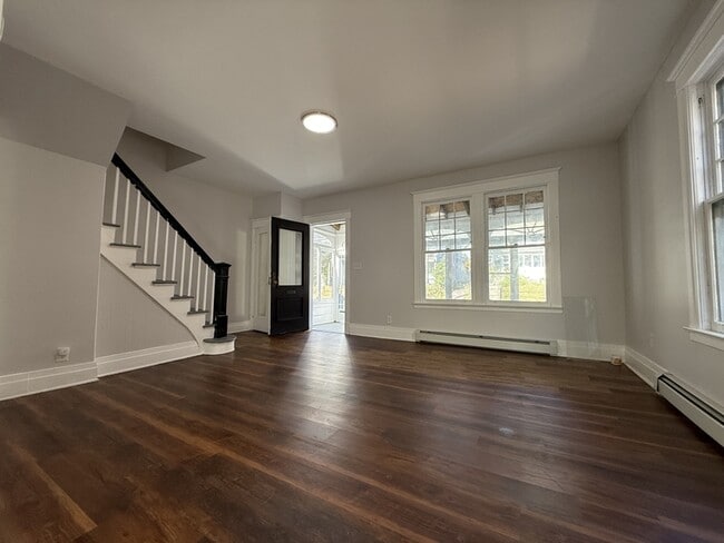 Building Photo - 898 Myrtle Ave