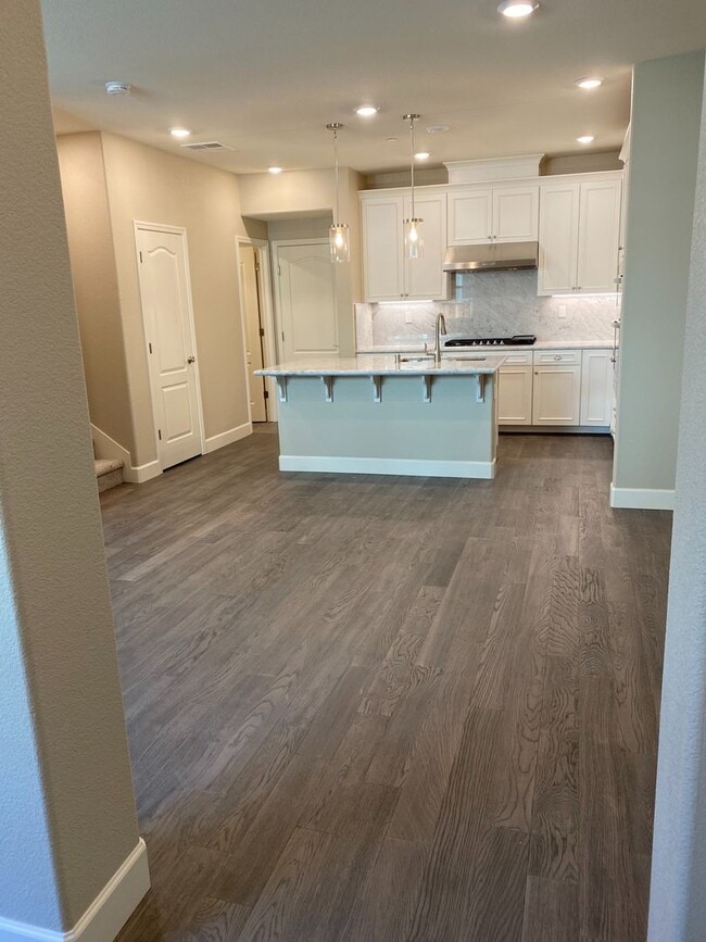 Building Photo - 114 Wallace Cir