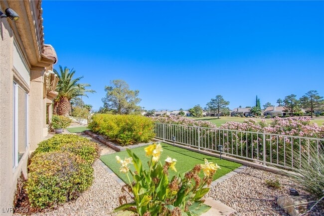 Building Photo - 2660 Crown Ridge Dr