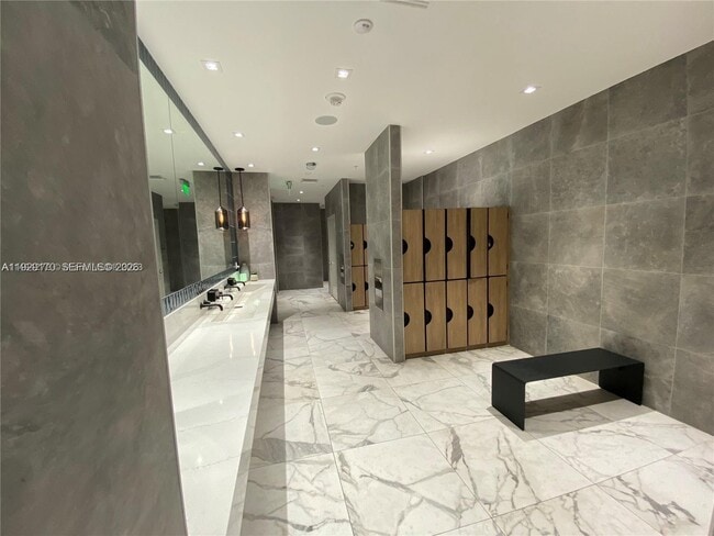 Building Photo - 90 SW 3rd St