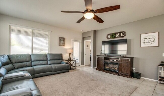 Building Photo - Popular 4 bedroom Model available June 1st!
