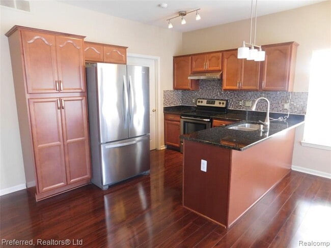 Building Photo - 43124 Providence Ln