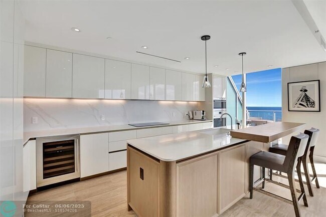 Building Photo - 525 N Fort Lauderdale Beach Blvd