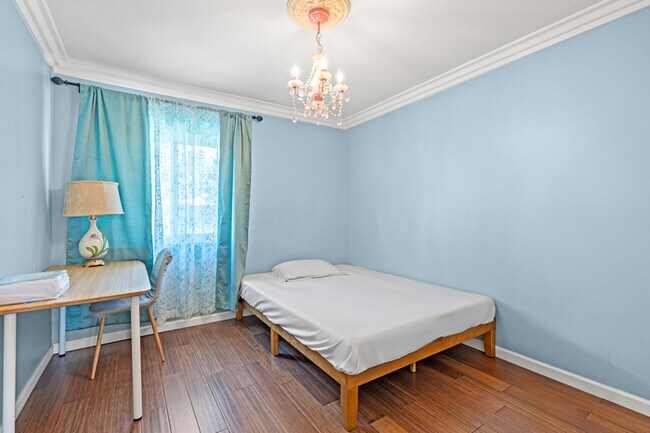 Building Photo - Spacious 4BR Family Retreat w Private Pool