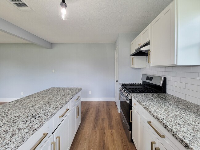 Building Photo - 4538 Clover St