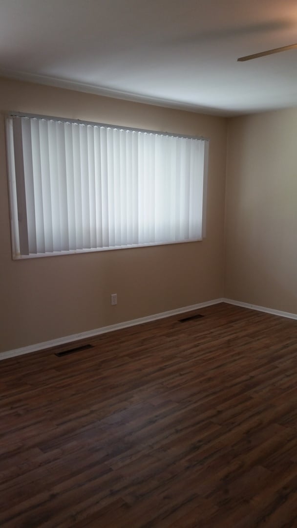 Building Photo - Great 3 bedroom 2 bath rancher at an amazi...