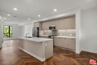 Building Photo - 1250 N Fairfax Ave