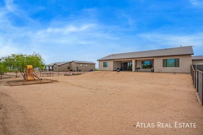 Building Photo - 15532 E Palo Brea Ln