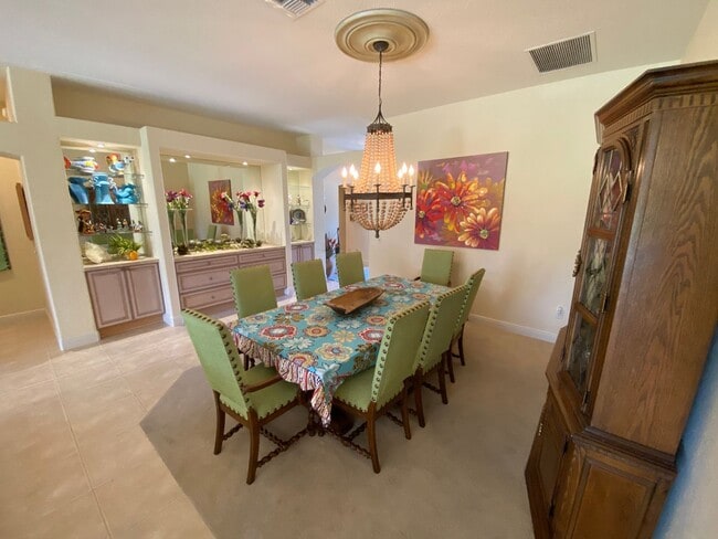 Building Photo - Exquisite - Turnkey, 3 bed + 2 1/2 Bath + ...