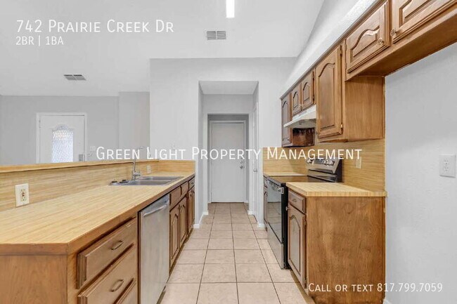 Building Photo - 742 Prairie Creek Dr