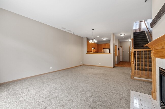 Building Photo - 2442 Oneida Ln