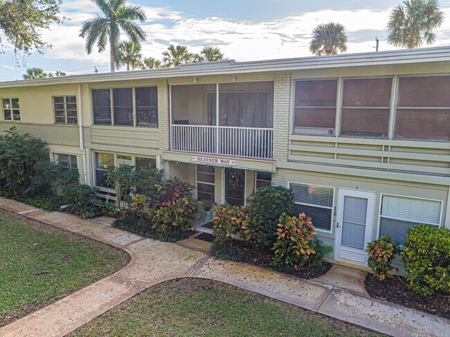Building Photo - 677 Royal Palm Blvd