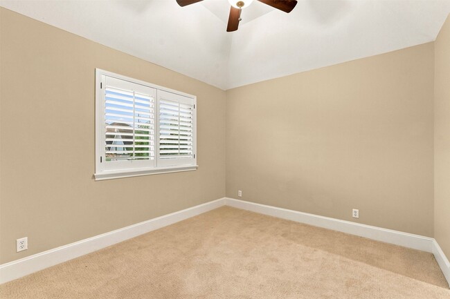Building Photo - 1714 Ovid St