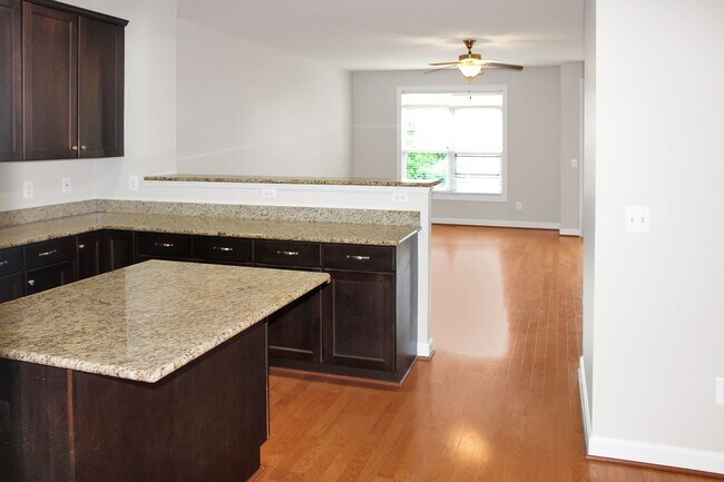 Building Photo - 1616 Kempton Pl