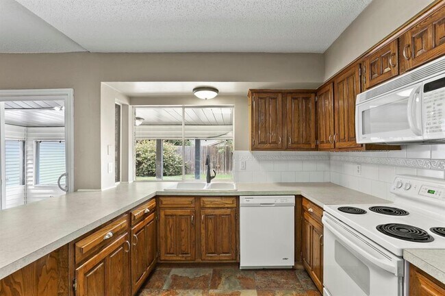 Building Photo - 1713 Richland Dr