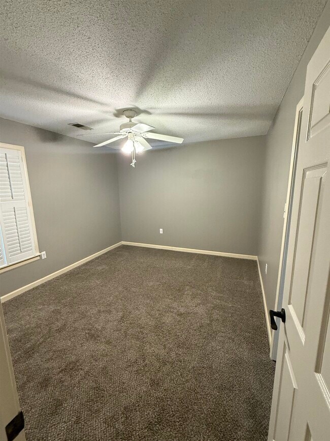 Building Photo - 2805 Morning Woods Dr