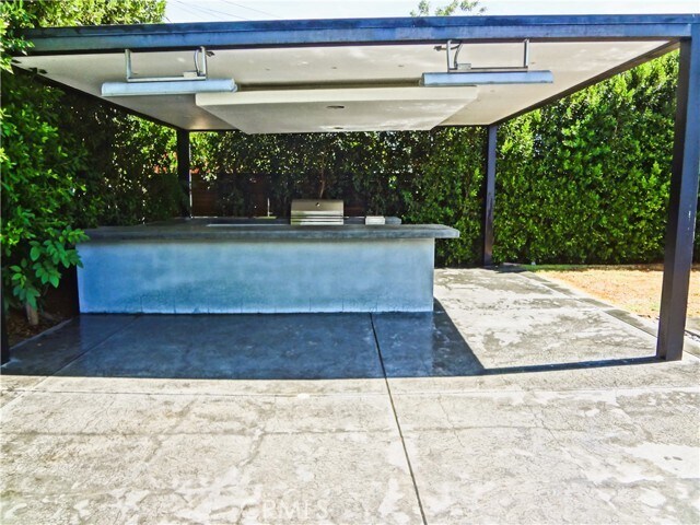 Building Photo - 22135 Vanowen St