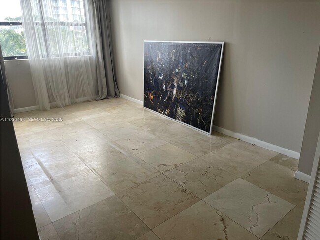 Building Photo - 210 174th St