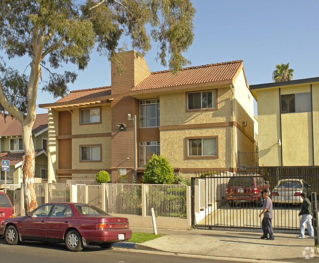 Building Photo - Westside Manor & Gibraltar Apartments