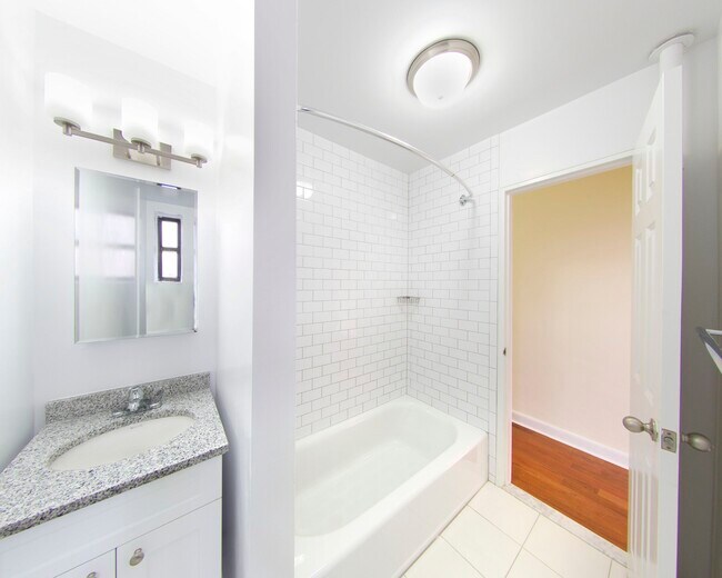 Building Photo - 2775 E 12th St