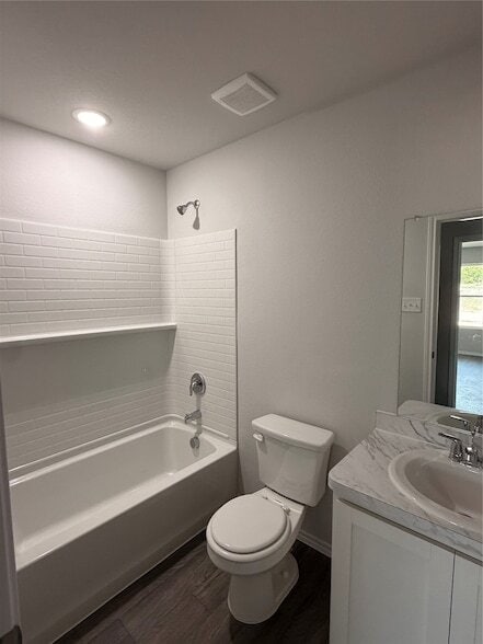Building Photo - 126 Levi Dr
