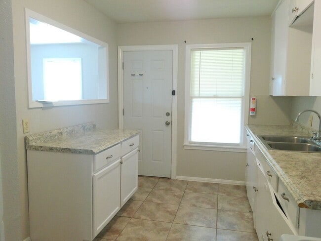 Building Photo - 3510 Austin St