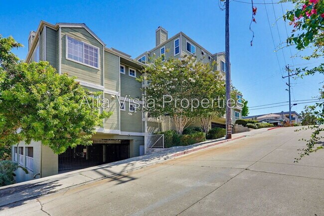 Building Photo - 4204 3rd Avenue