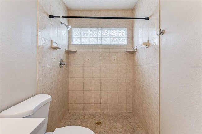 Building Photo - 5010 Larch Ln