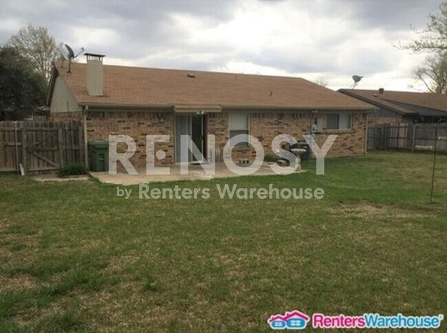 Building Photo - 7517 Oak Ridge Dr