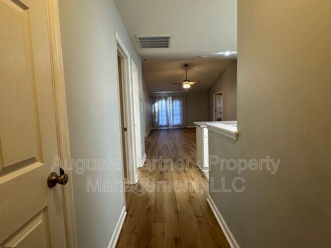 Building Photo - 5243 Aruba Cir