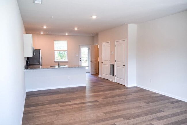 Building Photo - Gorgeous BRAND NEW Townhome Available!