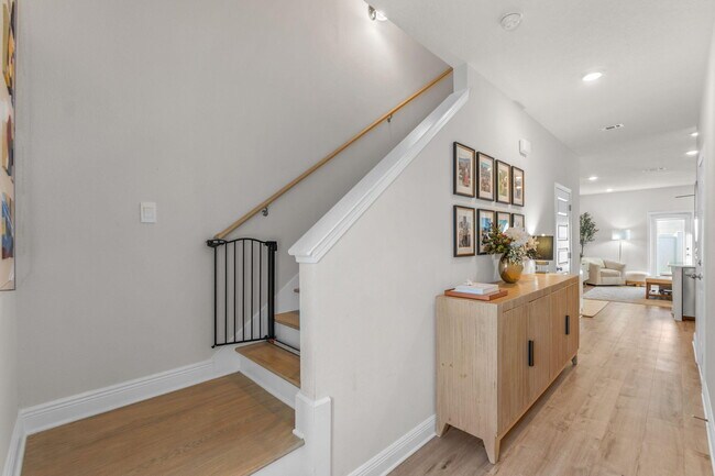 Building Photo - 4 Redbird Lp