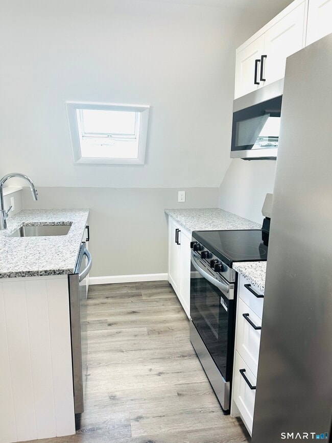 Building Photo - 438 S Main St