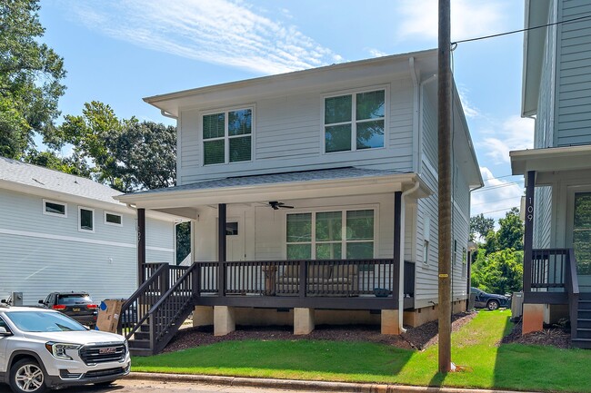Primary Photo - 107 Turner St