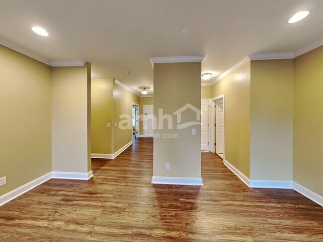 Building Photo - 519 Agate Dr