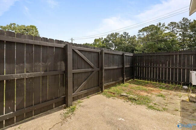 Building Photo - 3704 Squaw Valley Dr SW