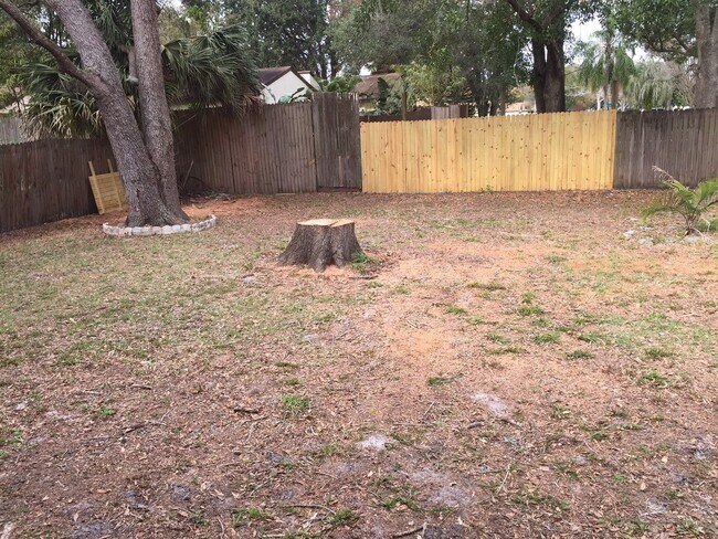 Building Photo - 247 Oakwood Dr