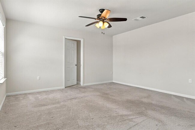 Building Photo - 609 Falkland Trace