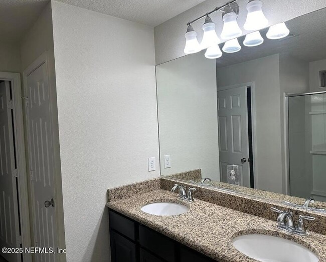 Building Photo - 14020 Corrine Cir
