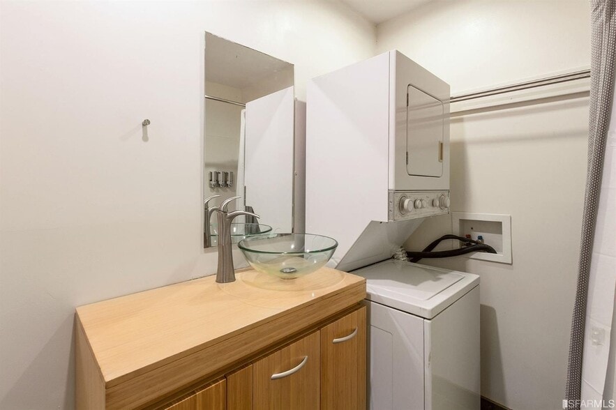 Building Photo - 1258 67th St