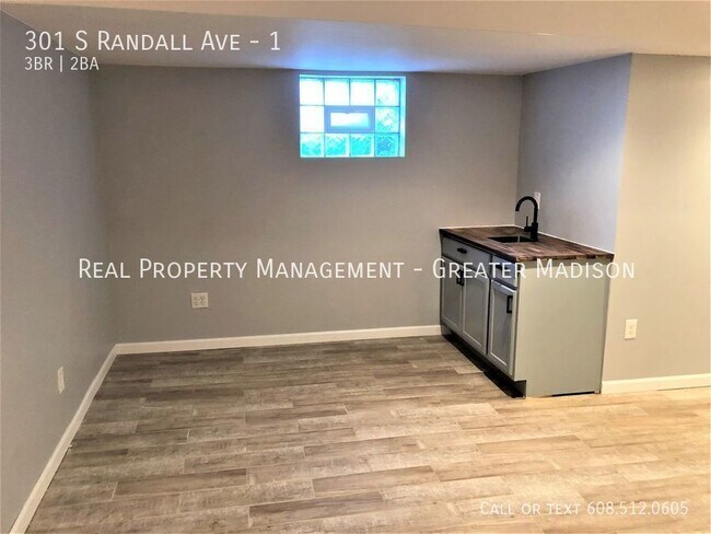 Building Photo - 301 S Randall Ave