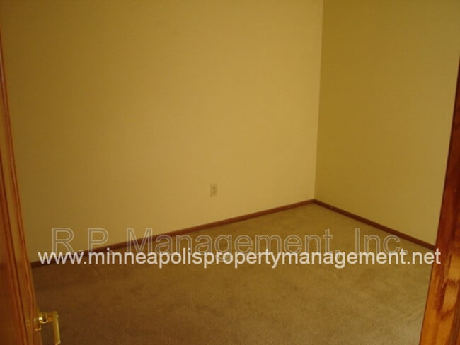 Building Photo - 14345 Bedford Dr