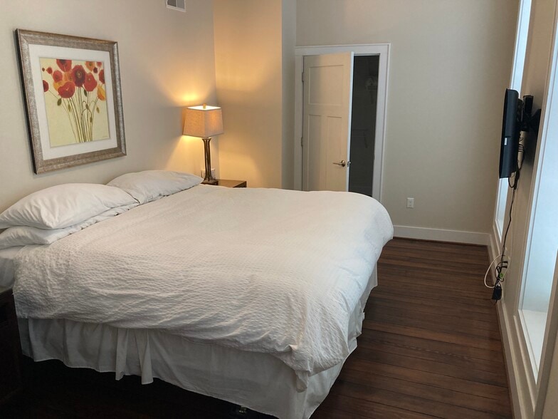 Bedroom - 74 W Front St